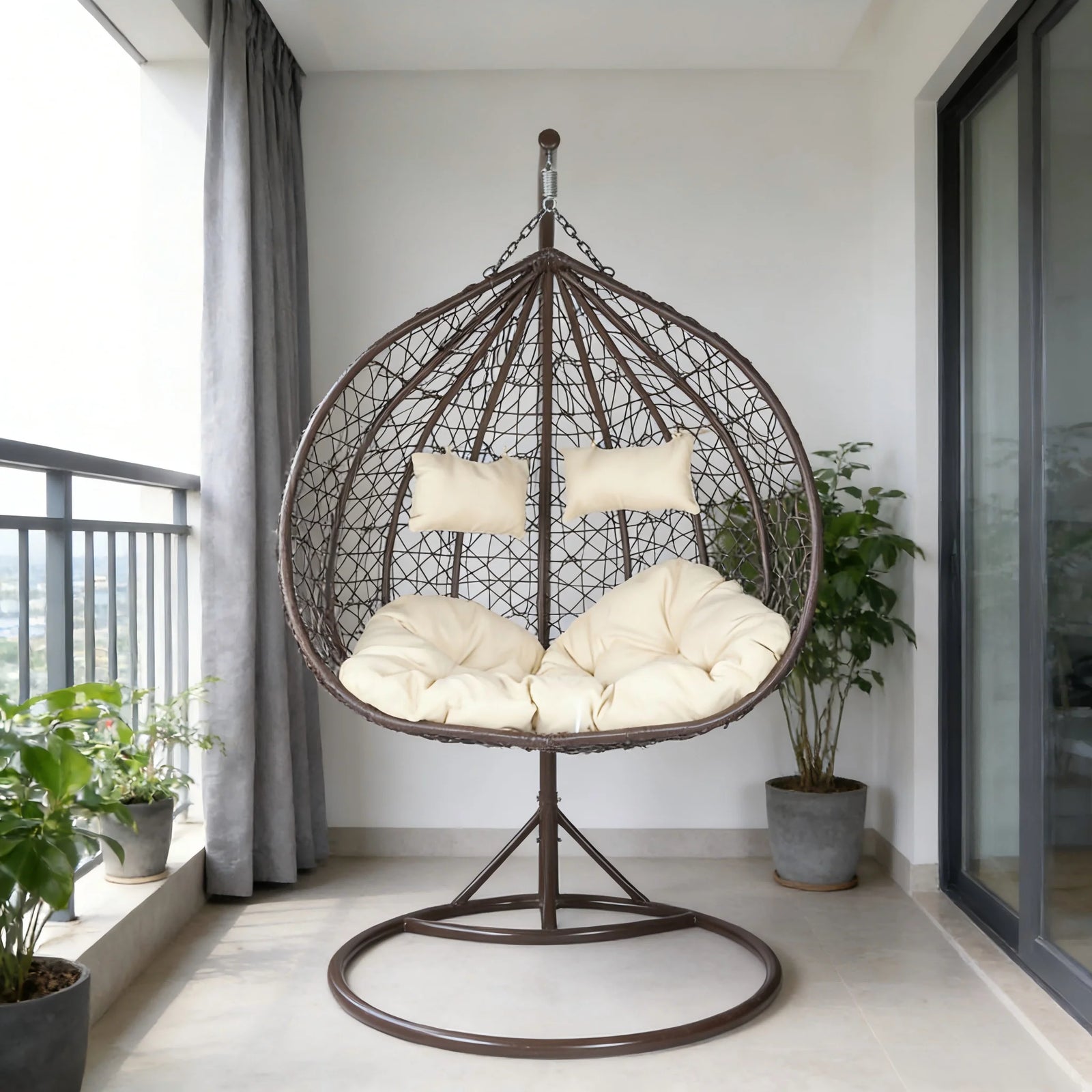 Fauteuil Suspendu Œuf 2 Places Tressé Marron, Coussin Crème et Deux Oreillers